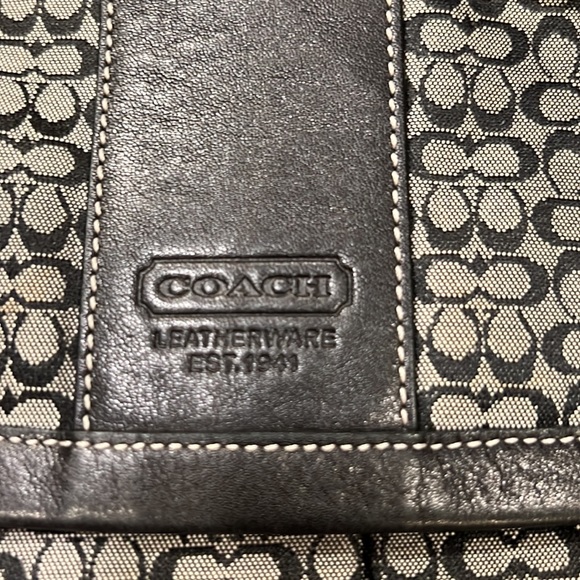 Coach bag & zippered pouch - Picture 3 of 16